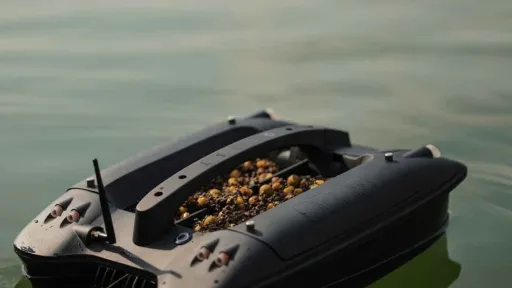 Voerboot - bait boat carp fishing