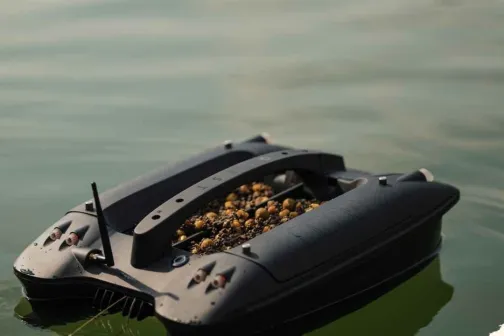 Voerboot - bait boat carp fishing